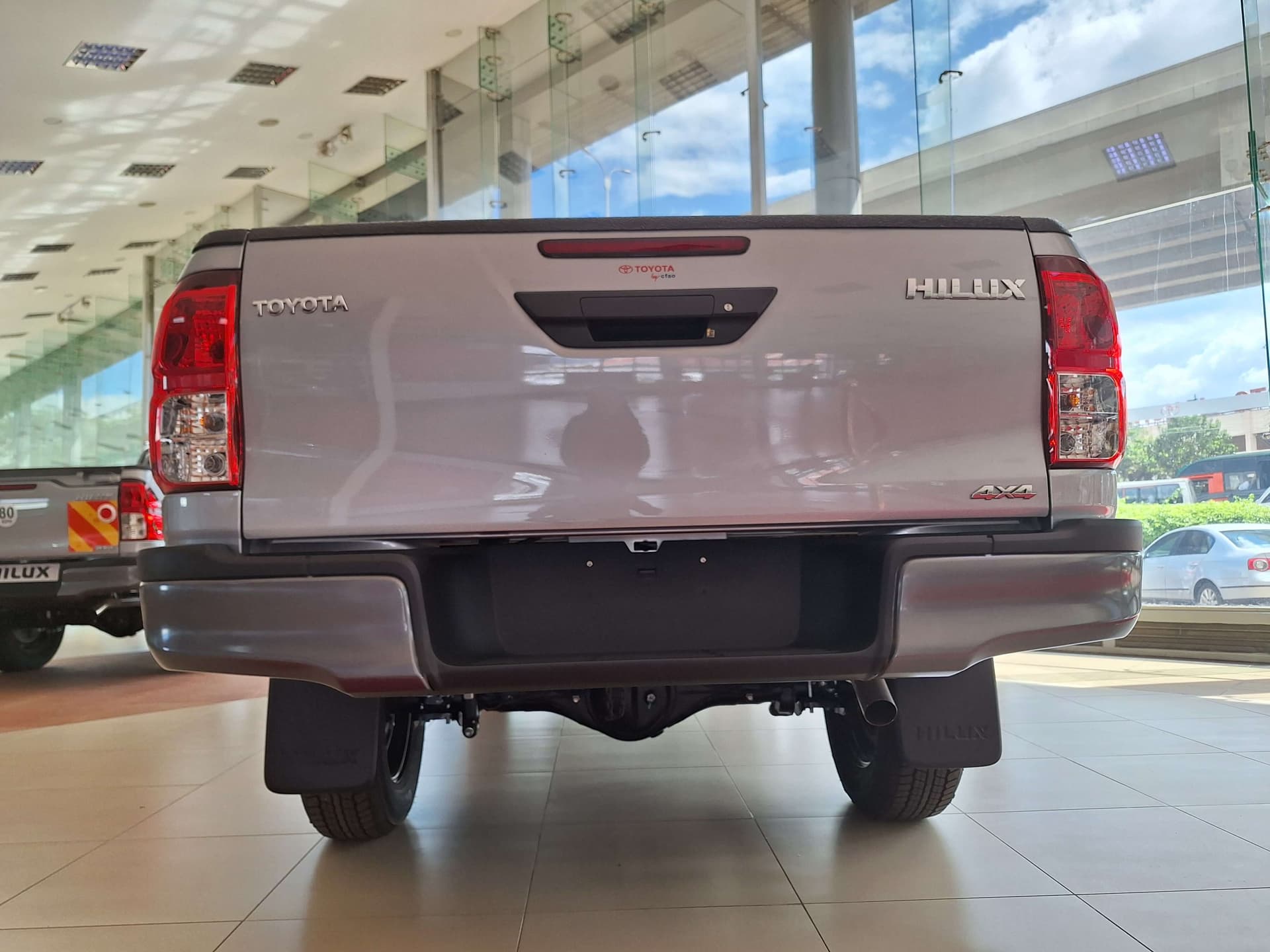 toyota-hilux-double-cabin