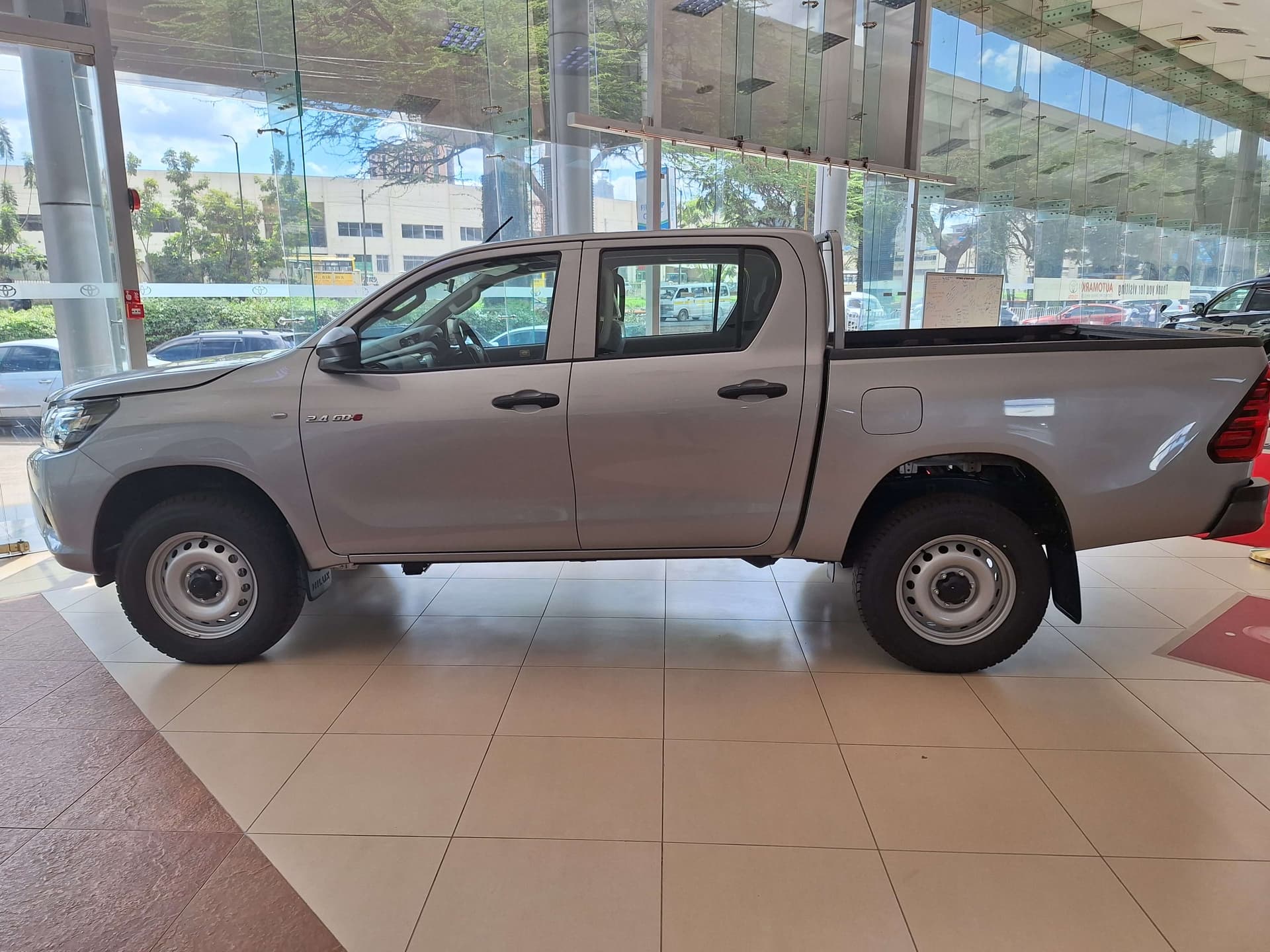 toyota-hilux-double-cabin